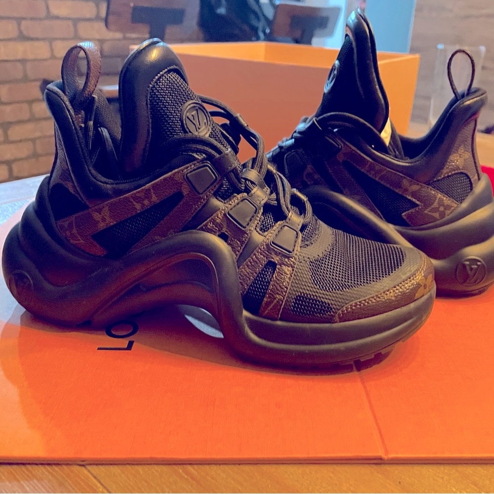 LV ARCHLIGHT SNEAKER